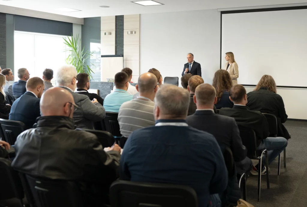 MULTIKOM BUSINESS EVENT